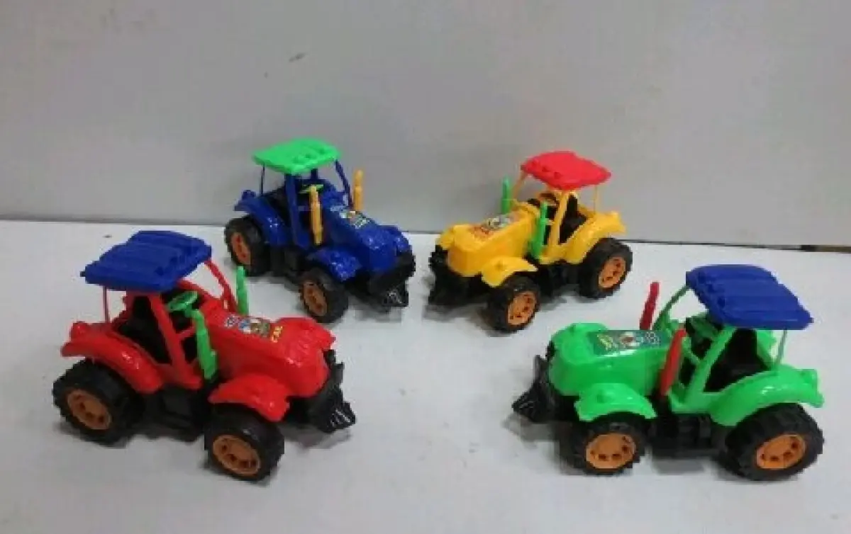 Quads tracteurs, quatre coloris
