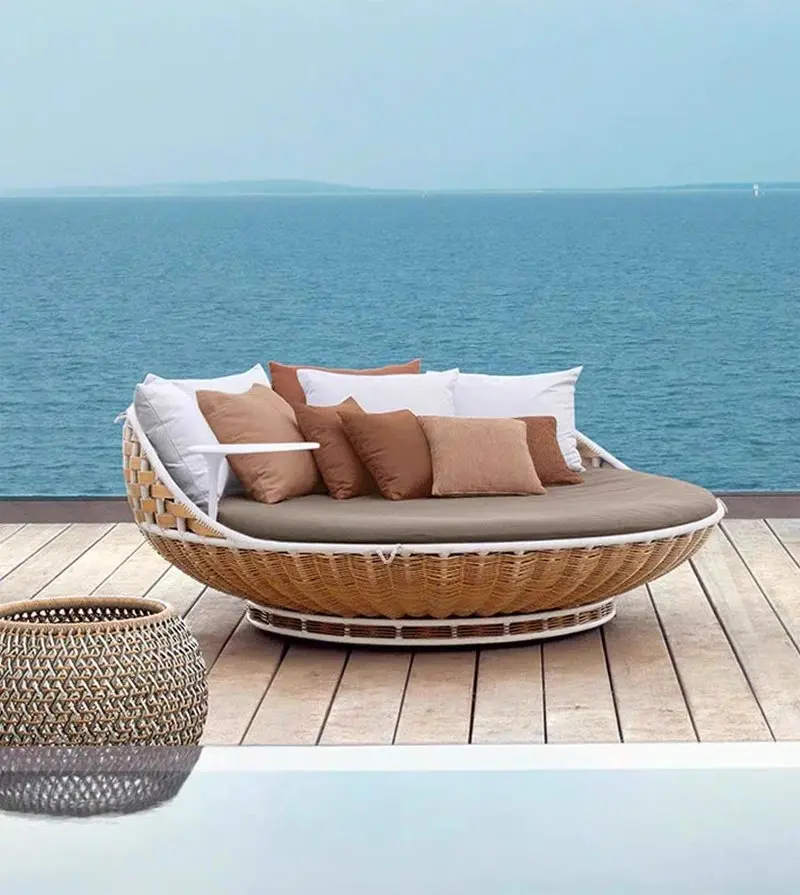 Woven Garden Daybed with Side Table