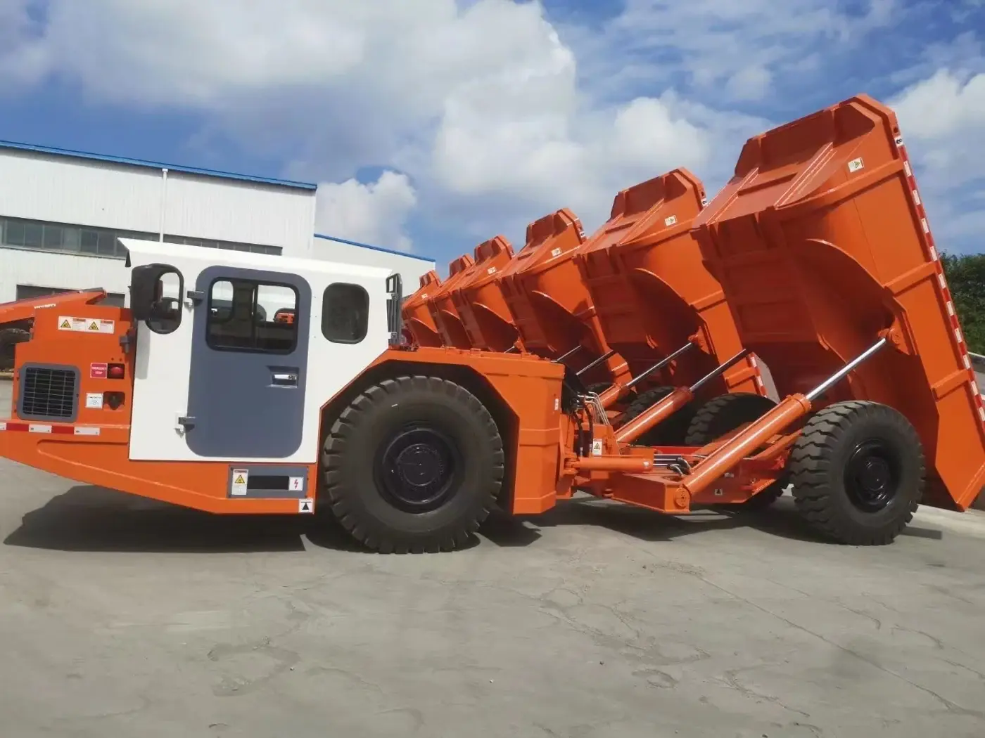 Articulated Underground Dump Truck, 30 t