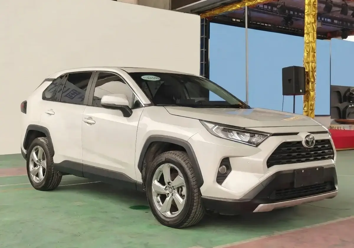 Toyota RAV4 2.0L SUV, 2023