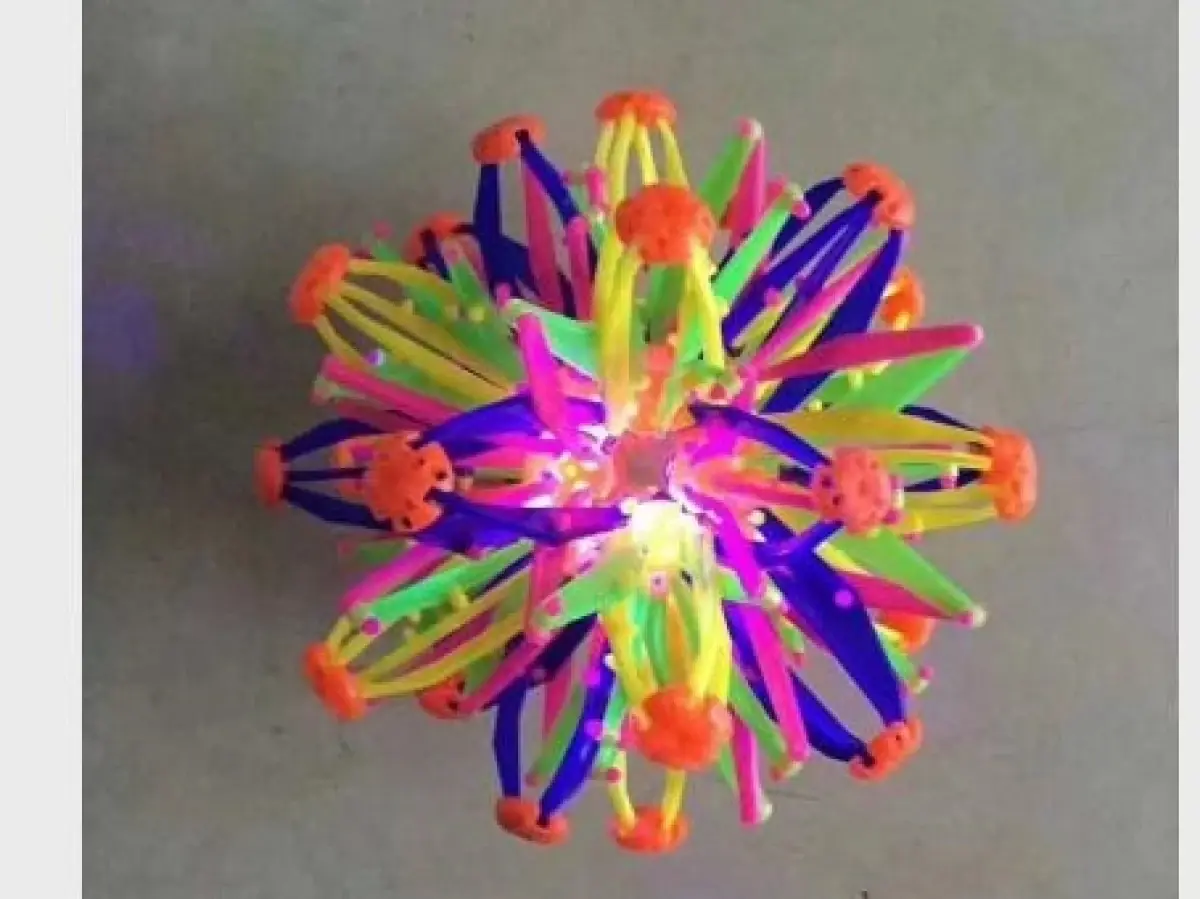 Expanding flower ball with light