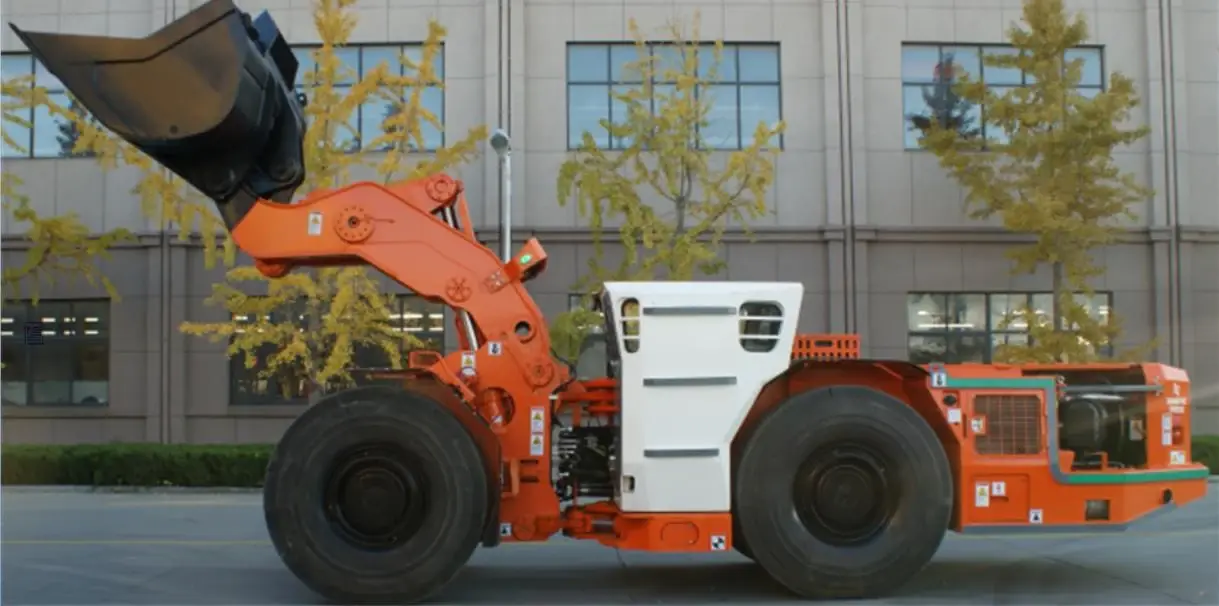 Underground LHD Loader, 4 m³ Bucket
