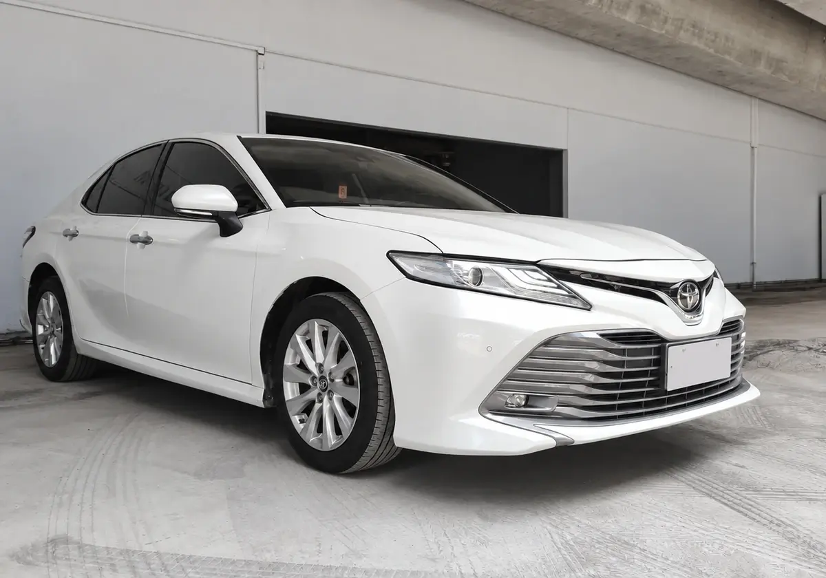 Toyota Camry 2.0L Sedan, 2020